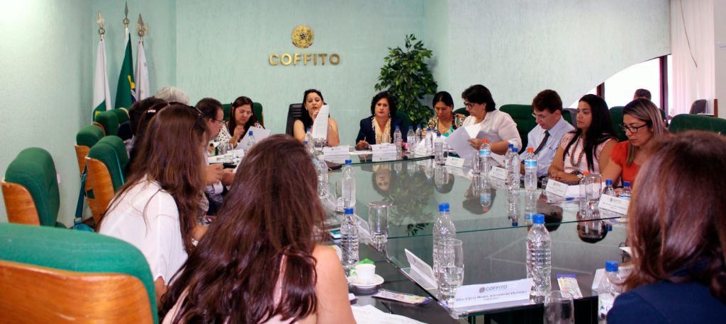 reuniaoTo17_03_17_mesa