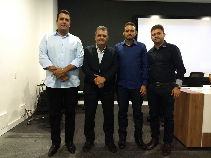 Delegado de representação política em Imperatriz, Dr. Carlos Eduardo Rodrigues, presidente do CREFITO-16, Dr. Fernando Muniz, delegado de Caxias, Dr. Emigídio Nogueira, e delegado de Balsas, Dr. Armando Dourado.